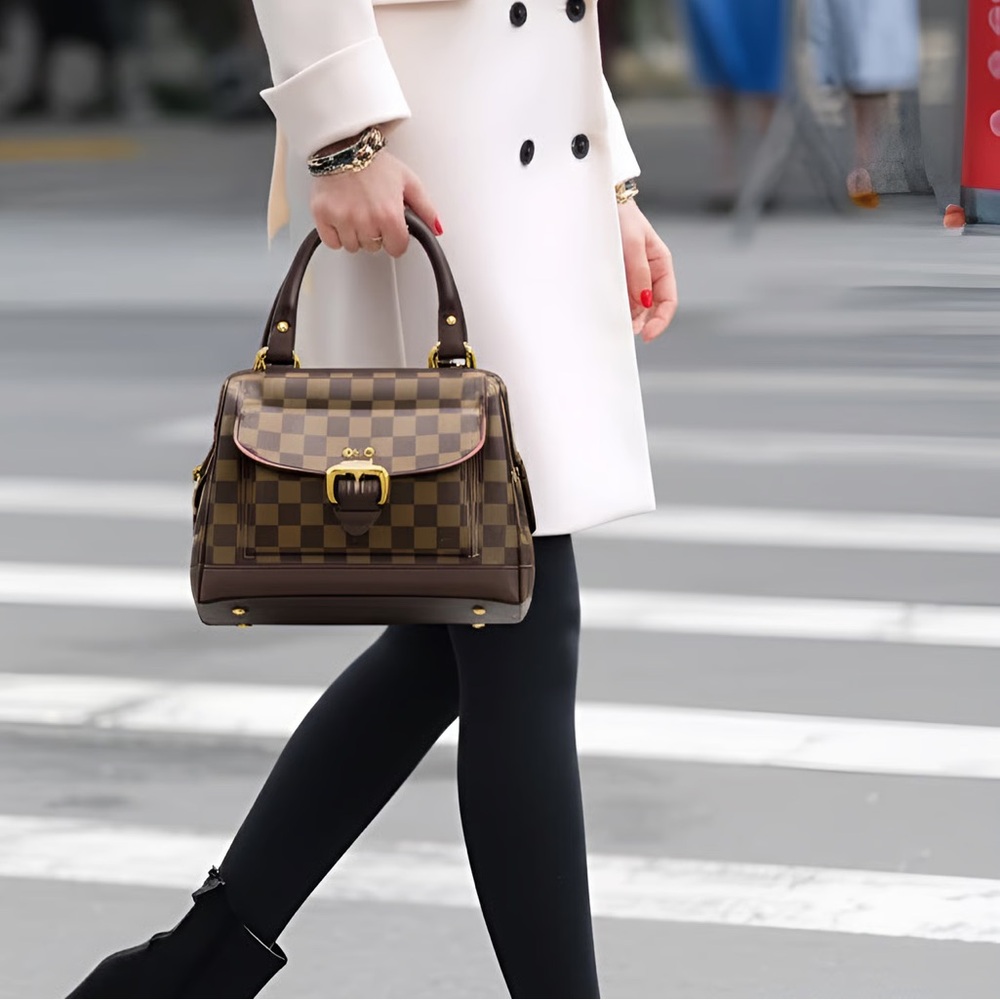 31-25 Preloved Louis Vuitton LV Knightsbridge in Damier Ebene